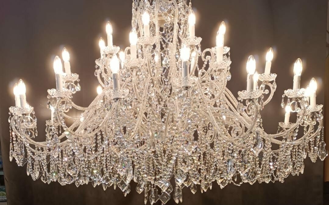 Grand lustre artisanal en cristal – 36 lumières