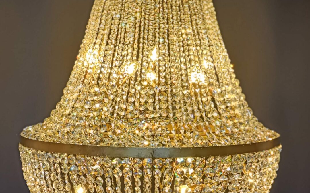 Lustre Empire Montgolfière – Cascade de Cristal Taillé