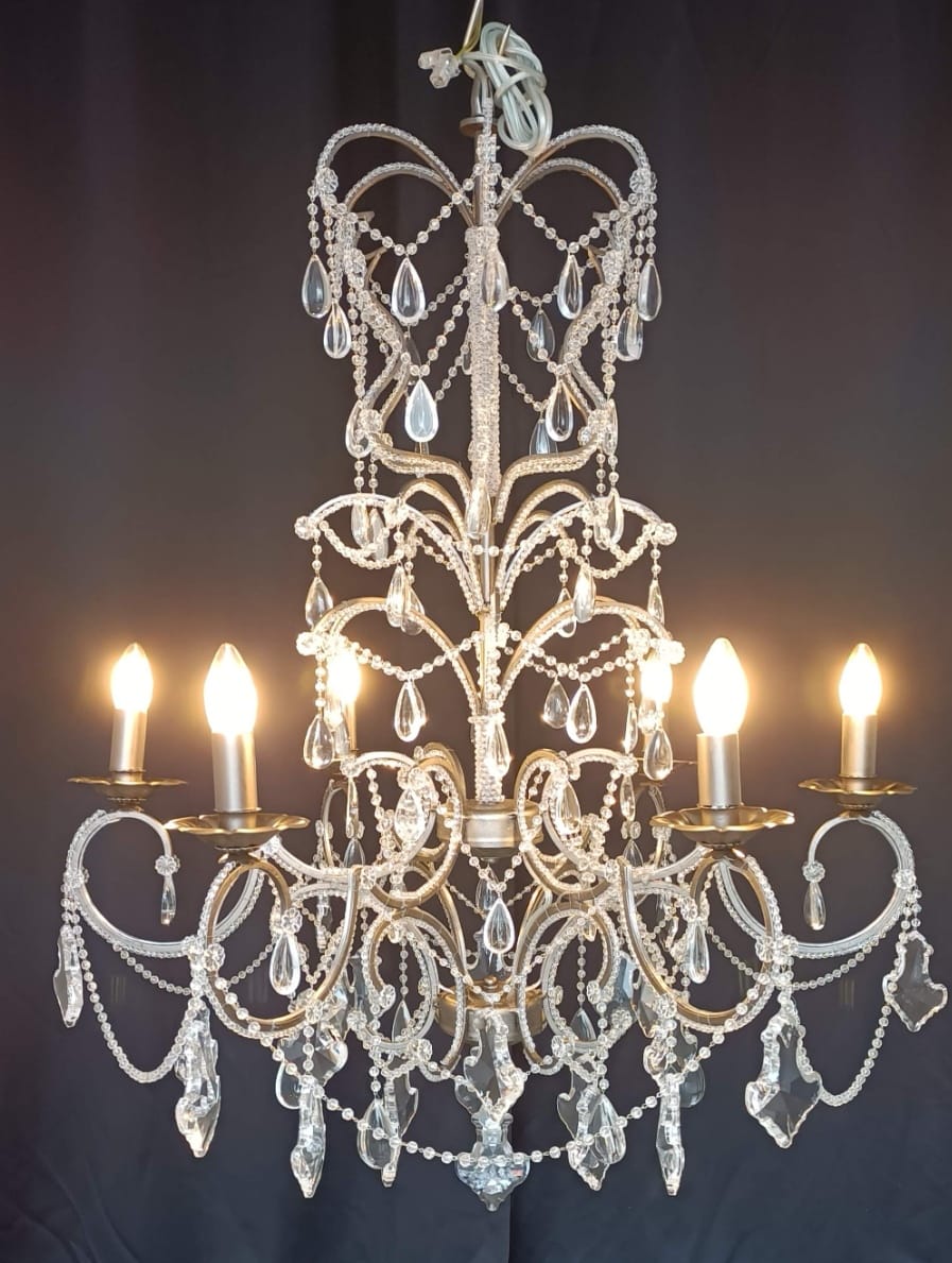 Lustre baroque en fer forgé patiné et cristal Lustre baroque en fer forgé patiné et cristal – 6 lumières