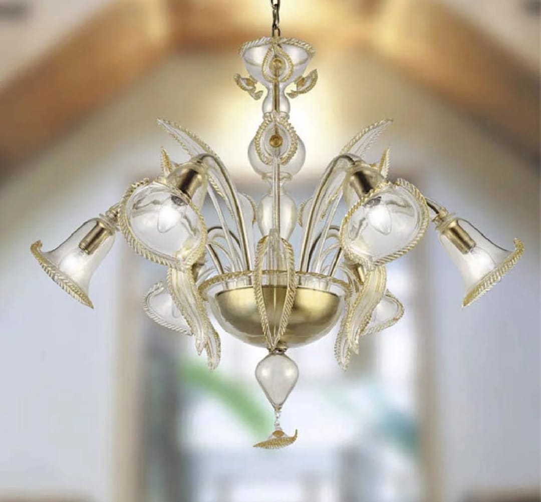 Lustre de Murano au design modernise Lustre de Murano au design modernisé
