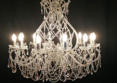 Lustre à pampilles de cristal