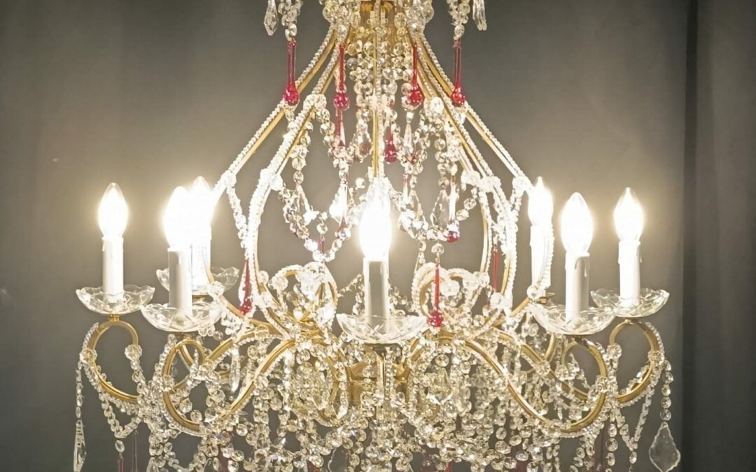 lustre artisanal est entièrement fabriqué à la main